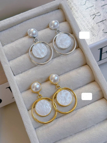 گوشواره حلقه ای آویزدار