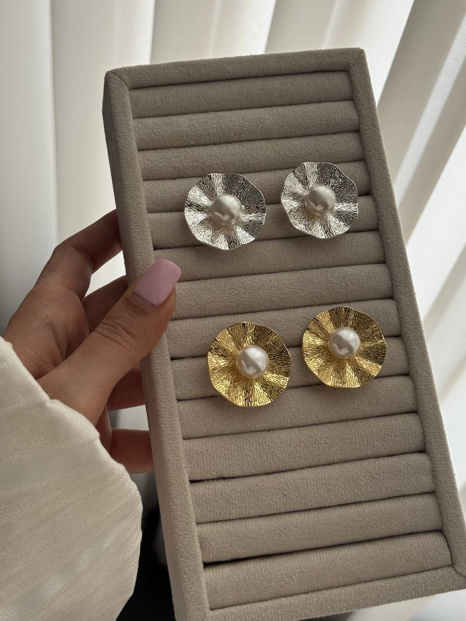 گوشواره طرح گل مروارید وارداتی